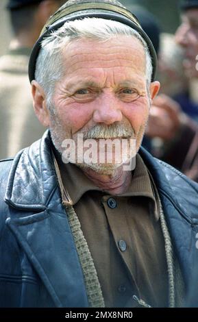 Porträt des älteren Mannes im Kreis Sibiu, Rumänien, ca. 1999 Stockfoto