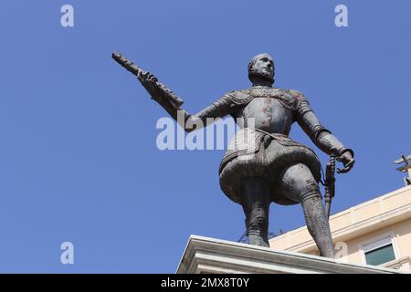 Statue von Don John von Österreich (Don Giovanni d’Austria), (Don Juan de Austria), Messina, Mittelmeerinsel Sizilien, Italien. Stockfoto
