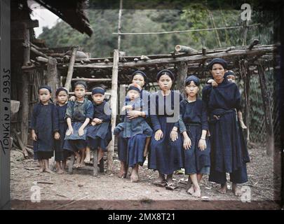 Lung-Phai, Tonkin, Indochina der thailändischen Frauen und Mädchen (Thô), Léon beschäftigt in Indochina Stockfoto