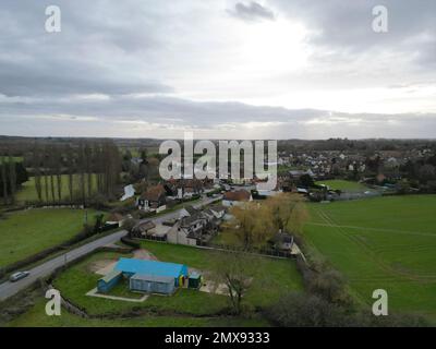 Fyfield, kleine Dorf- und Farmfelder Essex UK Drohne, Luftfahrt, Blick aus der Luft, Vogelperspektive, Stockfoto