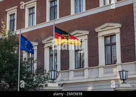 2. Februar 2023: Das deutsche Generalkonsulat im Bezirk Beyoglu in Istanbul ist wegen möglicher Proteste und Terrorismus am 2. Februar 2023 in Istanbul, Turkiye, vorübergehend für Besucher geschlossen. Nach Deutschland, England, den Niederlanden, Italien, Belgien und Frankreich, Das Generalkonsulat der Schweiz in Istanbul kündigte an, dass es aus Sicherheitsgründen bis zu einer zweiten Ankündigung geschlossen wird. (Kreditbild: © Tolga Ildun/ZUMA Press Wire) NUR REDAKTIONELLE VERWENDUNG! Nicht für den kommerziellen GEBRAUCH! Stockfoto