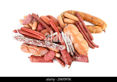 Verschiedene leckere Würstchen auf weißem Hintergrund, Draufsicht. Fleischerzeugnis Stockfoto