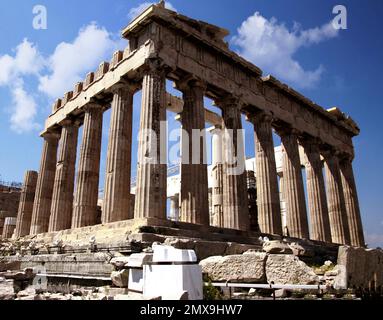 Geweiht der Göttin Athena Parthenos, ist der Parthenon (Athen, Griechenland) einer der wichtigsten dorischen Tempel der Welt Stockfoto