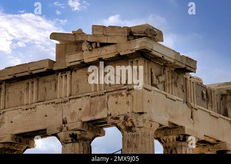 Geweiht der Göttin Athena Parthenos, ist der Parthenon (Athen, Griechenland) einer der wichtigsten dorischen Tempel der Welt Stockfoto