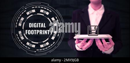 Textzeichen mit digitalem Fußabdruck. Konzept bedeutet, dass digitale Technologie zur Steuerung des Fertigungsprozesses verwendet wird Stockfoto