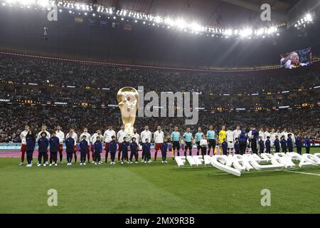 AL KHOR - Aufstellung während des FIFA-Weltmeisterschafts-Katar-2022-Spiels der Gruppe E zwischen Spanien und Deutschland im Al Bayt Stadium am 27. November 2022 in Al Khor, Katar. AP | niederländische Höhe | MAURICE AUS STEIN Stockfoto