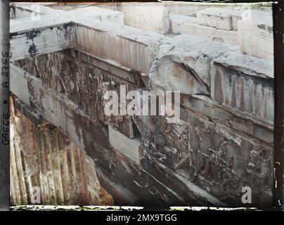 Athen, Griechenland auf der Akropolis, Parthenon. Blick vom Gipfel des parthenon auf der westlichen Friese der CELLA (Reiter begleitet die Prozession der großen Panthenen), 1913 - Balkan, Italien - Jean Brunhes und Auguste Léon - (September - Oktober 23) Stockfoto