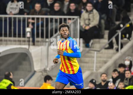 MADRID, SPANIEN – FEBRUAR 2: Yunus Musah von Valencia CF fokussieren Sie während des Spiels zwischen Real Madrid CF und Valencia CF von La Liga Santander am 2. Februar 2022 in Santiago Bernabeu in Madrid, Spanien. (Foto von Samuel Carreño/ PX Images) Stockfoto