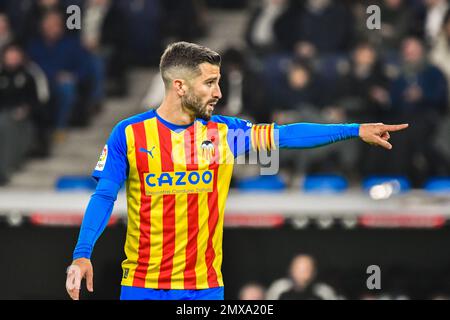 MADRID, SPANIEN - FEBRUAR 2: Jose Gaya von Valencia CF protestiert während des Spiels zwischen Real Madrid CF und Valencia CF von La Liga Santander am 2. Februar 2022 in Santiago Bernabeu in Madrid, Spanien. (Foto von Samuel Carreño/ PX Images) Stockfoto