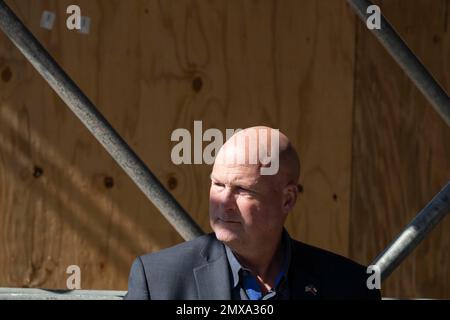 Austin Texas USA, Januar 29 2023: Texas State Rep. TONY TINDERHOLT, R-Arlington, wartet darauf, mit einer kleinen Menge konservativer Texaner bei einer Kundgebung im Texas Capitol gegen Impfvorschriften und zugunsten der texanischen Abspaltung aus den Vereinigten Staaten zu sprechen. ©Bob Daemmrich Stockfoto