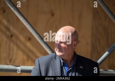 Austin Texas USA, Januar 29 2023: Texas State Rep. TONY TINDERHOLT, R-Arlington, wartet darauf, mit einer kleinen Menge konservativer Texaner bei einer Kundgebung im Texas Capitol gegen Impfvorschriften und zugunsten der texanischen Abspaltung aus den Vereinigten Staaten zu sprechen. ©Bob Daemmrich Stockfoto