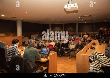 Cangas, Spanien. 02. Februar 2023. Kolloquium der Plattform SOS Sanidad Publica zur Förderung der Demonstration am 12. Februar in Santiago. Stockfoto