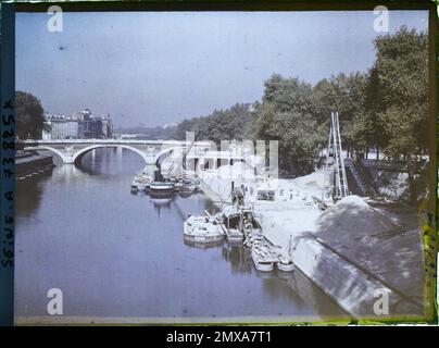 Paris (4. Arr.), Frankreich Blick auf die Louis-Philippe-Brücke und den Hafen der Hôtel-de-Ville von der Pont Marie, Stockfoto