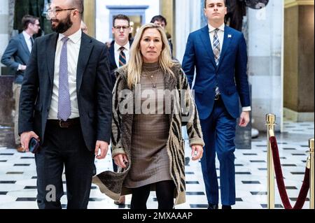 Washington, Usa. 02. Februar 2023. USA Repräsentant Marjorie Taylor Greene (R-GA) bei einem Spaziergang durch die Statuary Hall in den USA Kapitol. Kredit: SOPA Images Limited/Alamy Live News Stockfoto