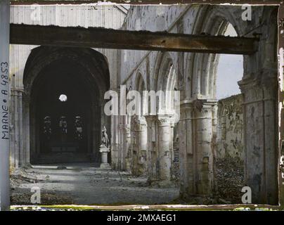 Frankreich, Sermais der Geburtskirche Notre-Dame, 1914-1915 - zerstörte Gebiete, Nord- und Ostfrankreich - Jean Brunhes, Auguste Léon und Georges Chevalier - (Dezember 1914 - April 1915) Stockfoto