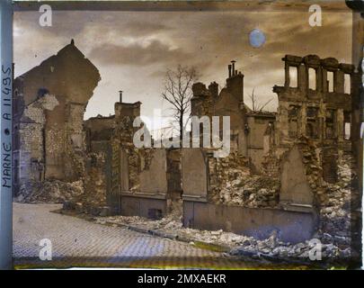 Reims, Marne, Champagner, Frankreich ehemalige Ruinen-Erfrischungsbar, Rue Eugène Desteuque , 1917 - Marne - Fernand Cuville (fotografischer Teil der Armeen) Stockfoto