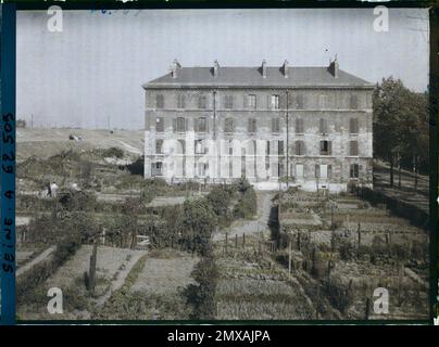 Paris (18. Arr.), Frankreich Le Bastion 34 im Gebiet der Festung ​​old zwischen den Türen der Fischhändler und der Kapelle, Stockfoto