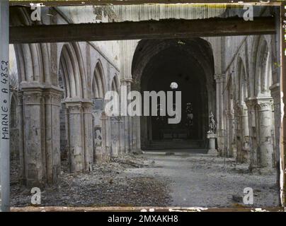 Frankreich, Sermais der Geburtskirche Notre-Dame, 1914-1915 - zerstörte Gebiete, Nord- und Ostfrankreich - Jean Brunhes, Auguste Léon und Georges Chevalier - (Dezember 1914 - April 1915) Stockfoto