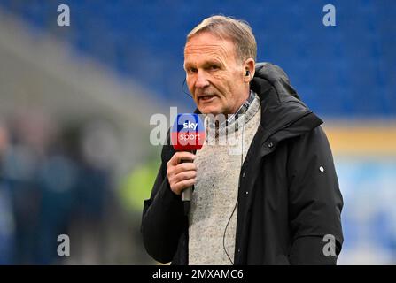 Geschäftsführender Direktor Hans-Joachim Watzke BVB Borussia Dortmund mit Micro SKY Interview, PreZero Arena, Sinsheim, Baden-Württemberg, Deutschland Stockfoto