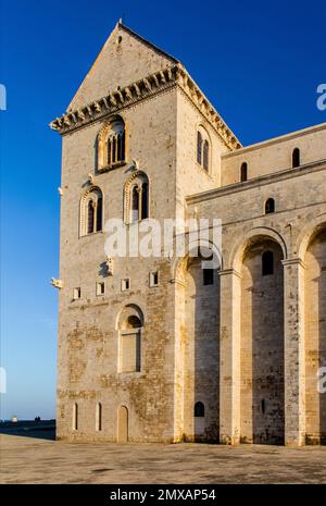 Romanische Kathedrale von S. Nicola Pellegrino am Meer, Trani, Apulien, Trani, Apulien, Italien Stockfoto
