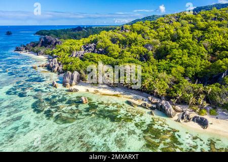 Luftaufnahme des Anse Source d'Argent Beach in La Digue, Seychellen Stockfoto