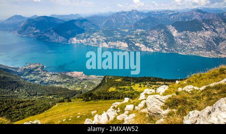 Monte Baldo, 30 km langer Bergkamm, ca. 2000 m hoch, Malcesine, Gardasee, Italien, Malcesine, Gardasee, Italien Stockfoto