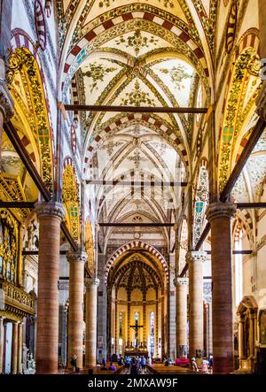 Basilica di Sant' Anastasia, Ca. 1290, italienisch-gotisch, Verona mit mittelalterlicher Altstadt, italienisch-gotisch, ca. 1290, Veneto, Italien, Verona, Veneto, Italien Stockfoto