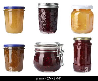 Set verschiedener Gefäße mit Papierstaus auf weißem Hintergrund Stockfoto