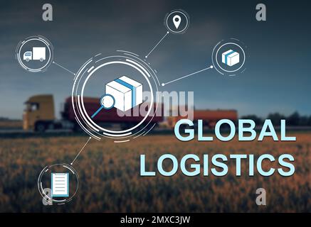 Globales Logistikkonzept. LKW auf Landstraßen und Schaltplan mit Symbolen Stockfoto