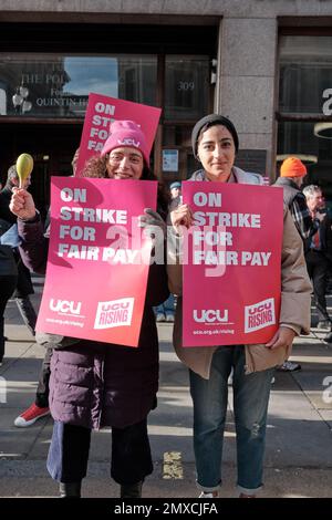 NEU, ASLEF und PCS streiken nach einem Mangel an Gehaltserhöhungen und zur Bekämpfung der Lebenshaltungskostenkrise Ehimetalor Unuabona/Alamy News Stockfoto