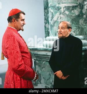 Ein Schweigen vom Himmel, Fernsehfilm nach dem Roman von Gertrud von le Fort, Deutschland 1968, Regie: Franz Josef Wild, Darsteller: Peter Pasetti, Manfred Inger (?) Stockfoto