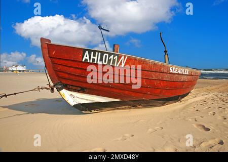 Fischerboot am Strand von Ahlbeck, Deutschland, Mecklenburg-Vorpommern, Ahlbeck Stockfoto