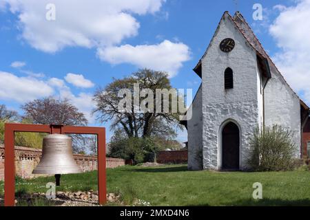 Evangelische Lutherische St. Johannes die Kapelle des Baptisten aus dem 15. Jahrhundert, Deutschland, Niedersachsen, Stoecken, Oetzen Stockfoto