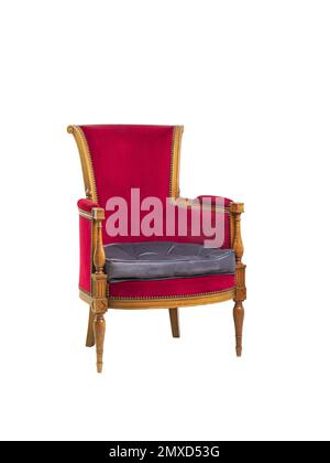 Antiker roter Sessel isoliert auf weißem Hintergrund. Stockfoto