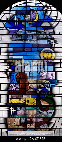 Das linke Licht der Bragg Family Windows, God the Son, St. Mary's Church, Wigton, Cumbria, Großbritannien Stockfoto