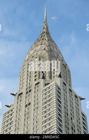 Das Chrysler Building, ein Art-Deco-Wolkenkratzer, das einst das höchste Gebäude der Erde war, befindet sich in der Lexington Avenue, New York City. Stockfoto