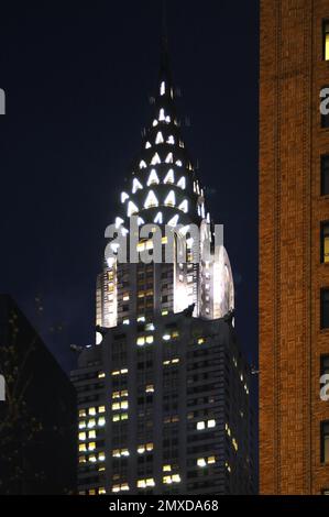 Das Chrysler Building, ein Art-Deco-Wolkenkratzer, das einst das höchste Gebäude der Erde war, befindet sich in der Lexington Avenue, New York City. Stockfoto