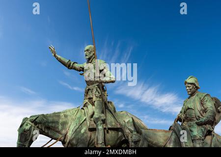 Bronzestatuen von Don Quixote de la Mancha und Sancho Panza, Monument für Miguel de Cervantes, 1929, auf der Plaza de Espana (spanischer Platz), Madrid, Spanien. Stockfoto