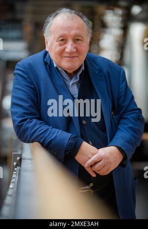 Karlsruhe, Deutschland. 03. Februar 2023. Peter Weibel, Direktor des Karlsruhe Center for Art and Media (ZKM). Kredit: Christoph Schmidt/dpa/Alamy Live News Stockfoto