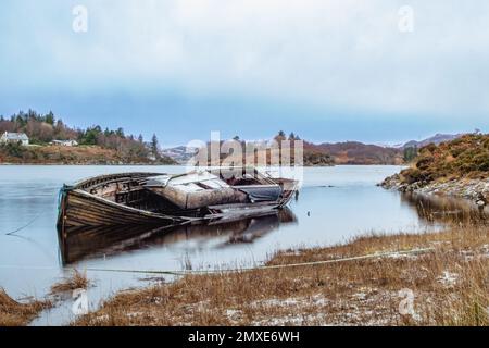 Badachro, ein kleines ehemaliges Fischerdorf an der Nordwestküste Schottlands. Übernahme von Weihnachten 2022. Stockfoto