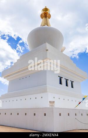 Erleuchtungsstupa von Benalmádena, buddhistisches Denkmal und ein Ort zum Meditieren. Costa del Sol, Provinz Malaga, Andalusien, Spanien. Stockfoto