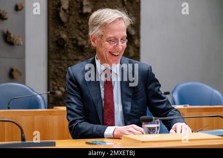 DEN HAAG, NIEDERLANDE - JANUAR 24: Minister für Bildung, Kultur und Wissenschaft Robbert Dijkgraaf vom D66 während der Fragestunde im niederländischen parlament von Tweede Kamer am 24. Januar 2023 in Den Haag, Niederlande (Foto: Jeroen Meuwsen/Orange Pictures) Stockfoto