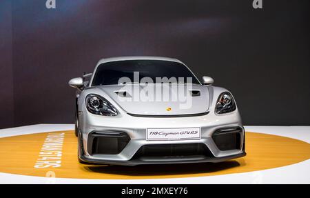 Bangkok, Thailand - 7. Dezember 2022: Porsche 718 Cayman GT4 RS präsentiert auf der Motor Expo 2022 Stockfoto