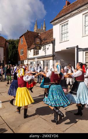 England, Kent, Tenterden, Tenterden Annual Folk Festival, slowenische Volkstanz in Nationalkostüm *** Lokale Beschriftung *** UK,United Kingdom,Great Br Stockfoto