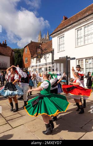 England, Kent, Tenterden, Tenterden Annual Folk Festival, slowenische Volkstanz in Nationalkostüm *** Lokale Beschriftung *** UK,United Kingdom,Great Br Stockfoto