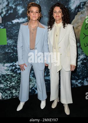 Los Angeles, Usa. 02. Februar 2023. LOS ANGELES, KALIFORNIEN, USA - 02. FEBRUAR: Brandi Carlile und Catherine Shepherd treffen auf der Stella McCartney X Adidas Party ein, die am 2. Februar 2023 im Henson Recording Studio in Los Angeles, Kalifornien, USA stattfindet. ( Kredit: Image Press Agency/Alamy Live News Stockfoto