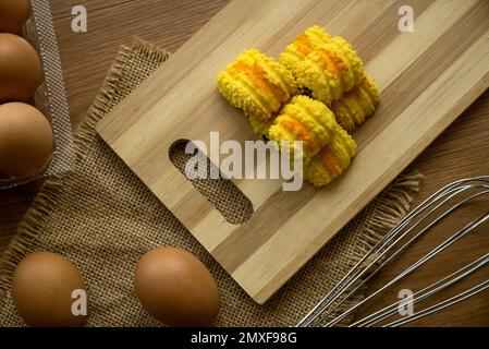 Kuih oder Kekse in Malaysia während der Feier des Eid Mubarak (Hari Raya Aidilfitri). Stockfoto