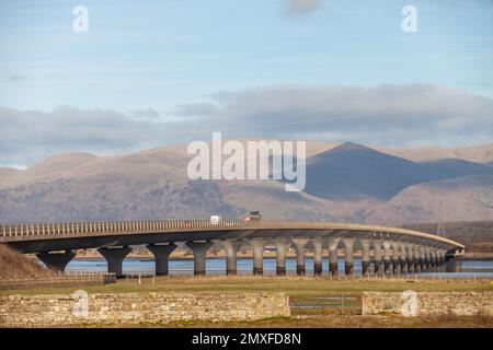 Clackmannanshire Bridge über den Firth of Forth in Schottland, die am 19. November 2008 für den Verkehr geöffnet wurde Stockfoto