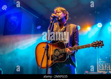 Der Hamburger Sänger Niels Frevert mit Band live beim Orange Blossom Special Festival, Beverungen, Deutschland | Deutscher Sänger Niels Frevert mit Ba Stockfoto