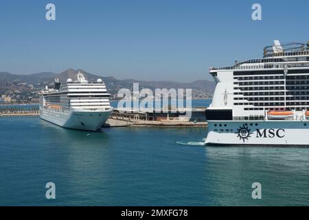 MSC Orchester im Hafen von Malaga im Sommer festgemacht. Stockfoto